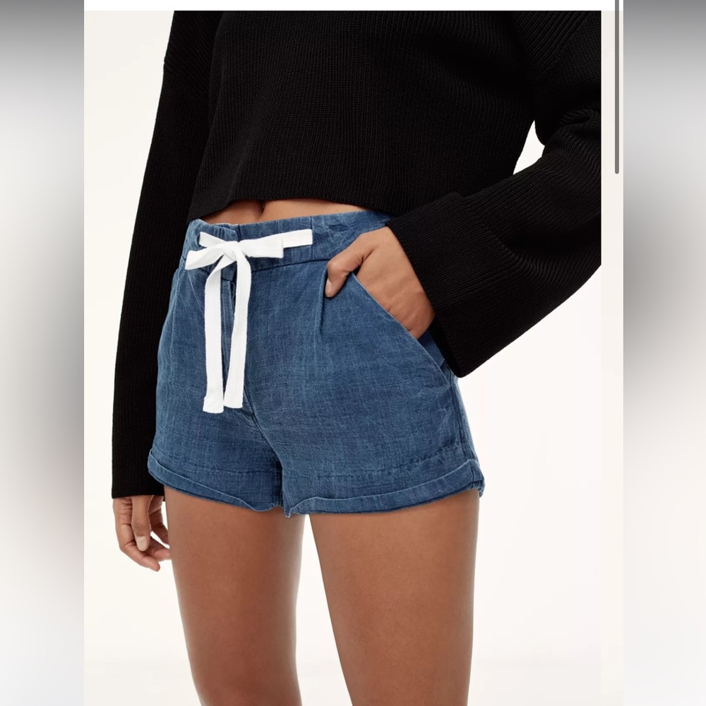 Aritzia wilfred allegra shorts in medium indigo